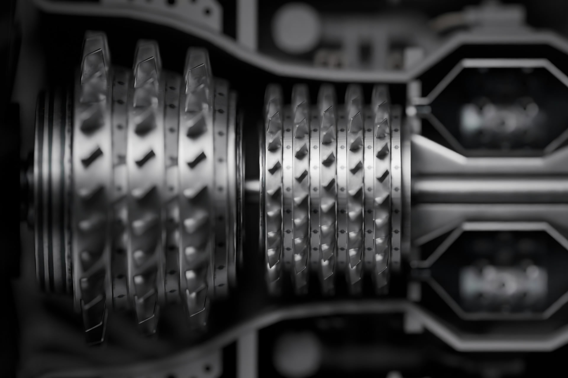 Vista interna da turbina e compressor de um motor a jato